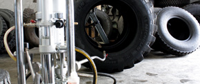 Macizado del neumático inyectando poliuretano en estado líquido